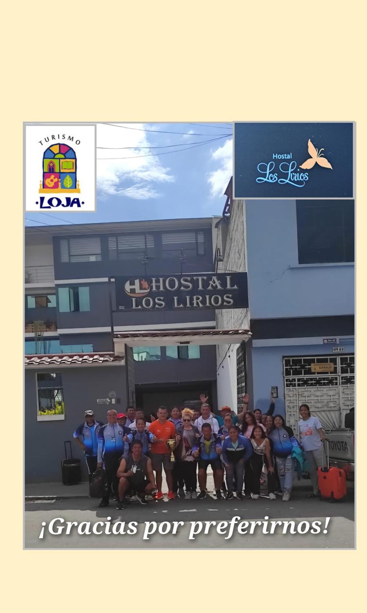 Hostal Los Lirios 로하 외부 사진