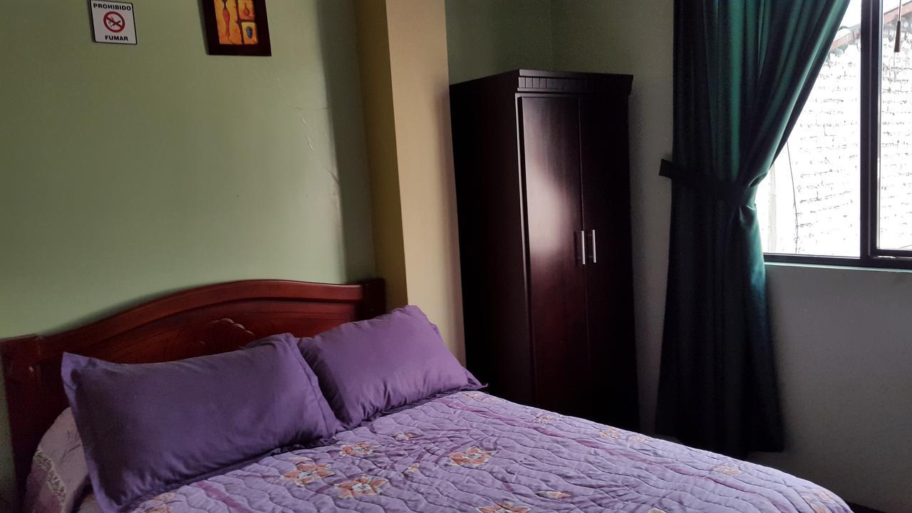 Hostal Los Lirios 로하 외부 사진